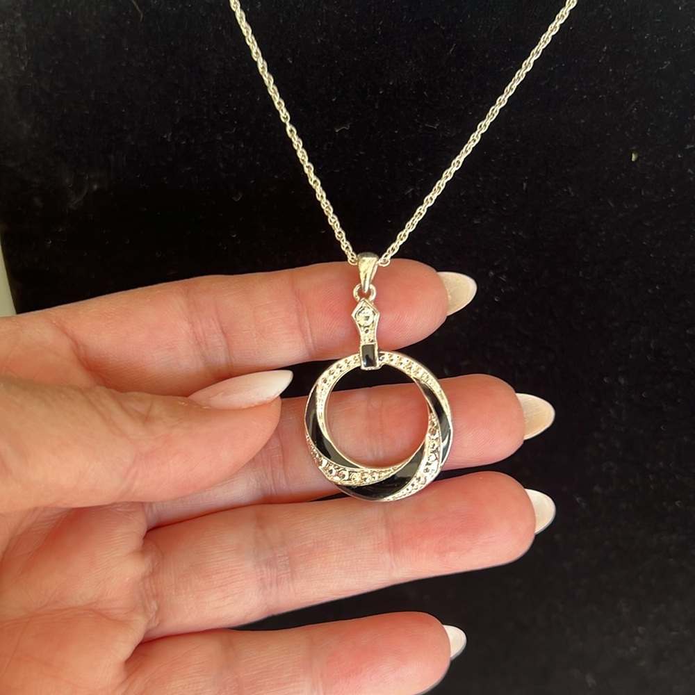 Necklace and Earrings Set with lobster clasp. Black & Silver Classic Style